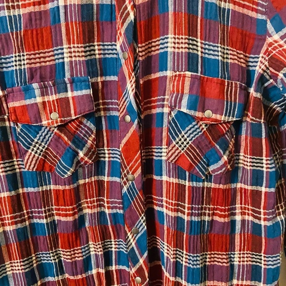 Kut from the Kloth Plaid Button Down Natural Cotton Long Sleeves Top. - Picture 3 of 10